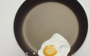 Neden Teflona Hiç Bir Şey Yapışmıyor