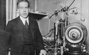 Niels Bohr