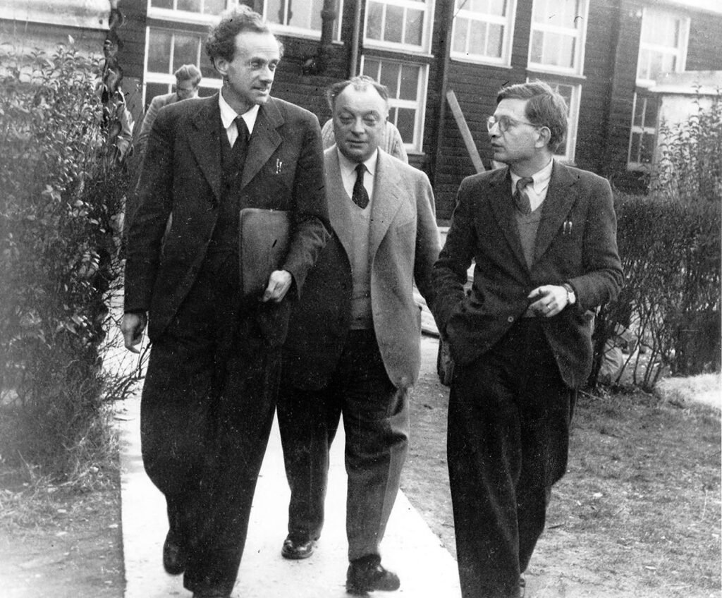 Paul Dirac, Wolfgang Pauli ve Rudolf Peierls, Birmingham, 1953 civarı