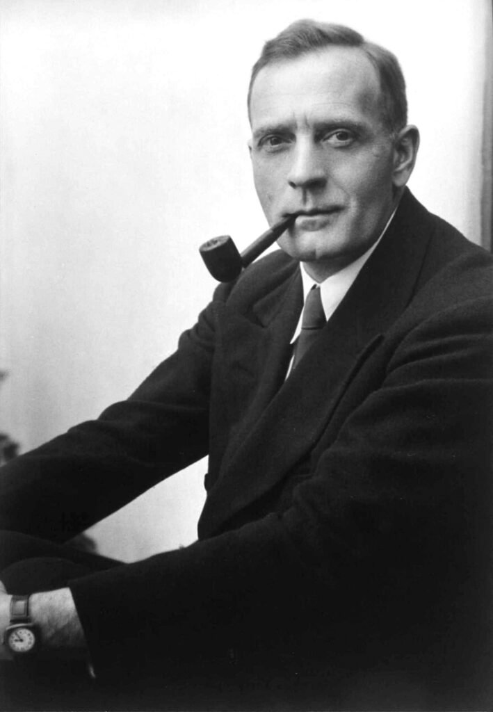 Astronom Edwin Hubble’ın stüdyo portresi