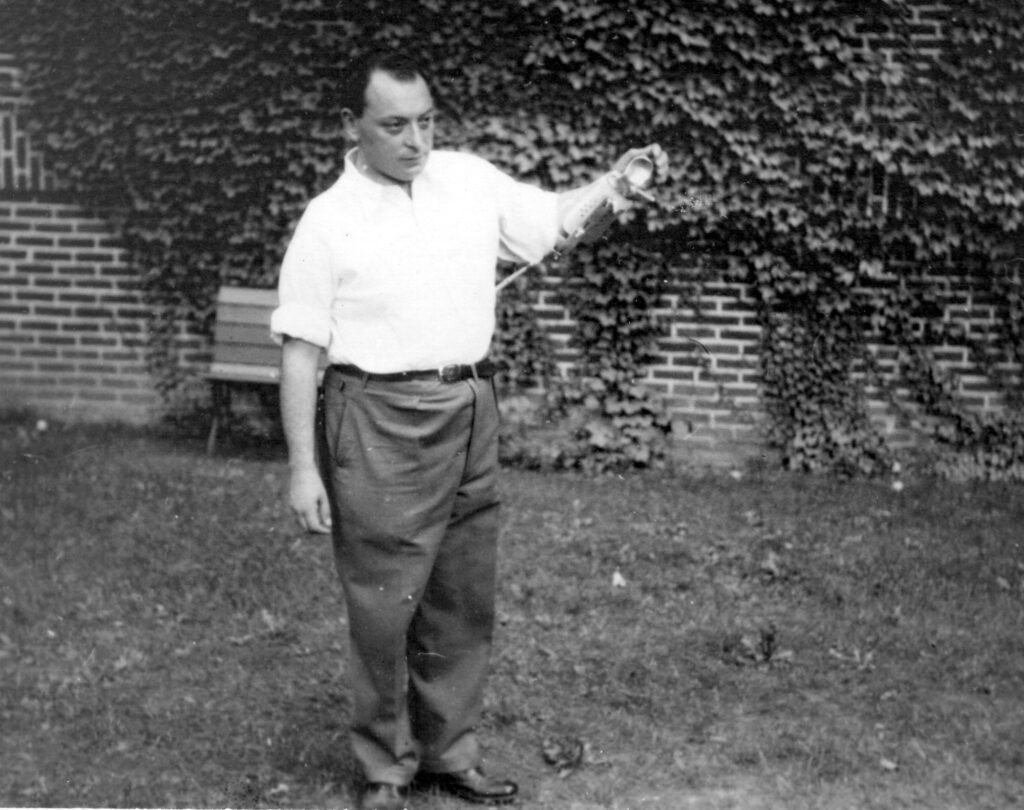 Wolfgang Pauli, kolu kırıkken çekilmiş fotoğraf